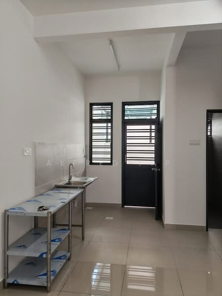2-storey Terraced House for Rent in Johor Bahru (Johor) - Alfred Yap - Kitchen - PropertyGuru.com.my