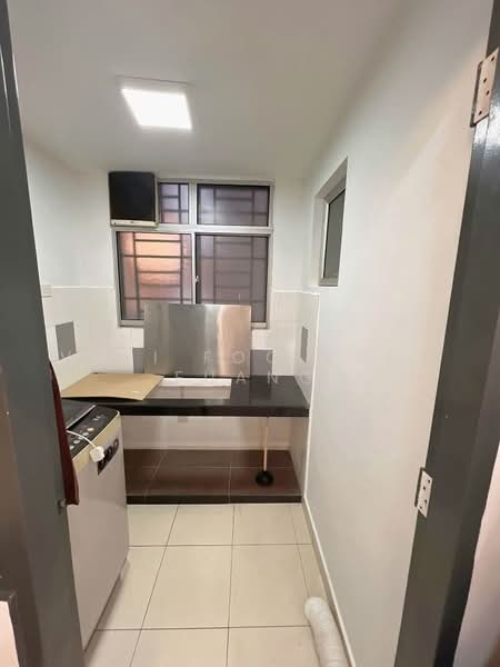 Pangsapuri untuk Disewa di Seri Kasturi Apartments - Veni Foo Yoke Fuang - Kitchen - PropertyGuru.com.my