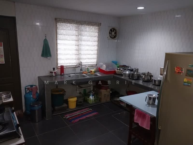 1-storey Terraced House for Sale in Kelana Jaya (Petaling Jaya) - Mark Gabriel - Kitchen - PropertyGuru.com.my
