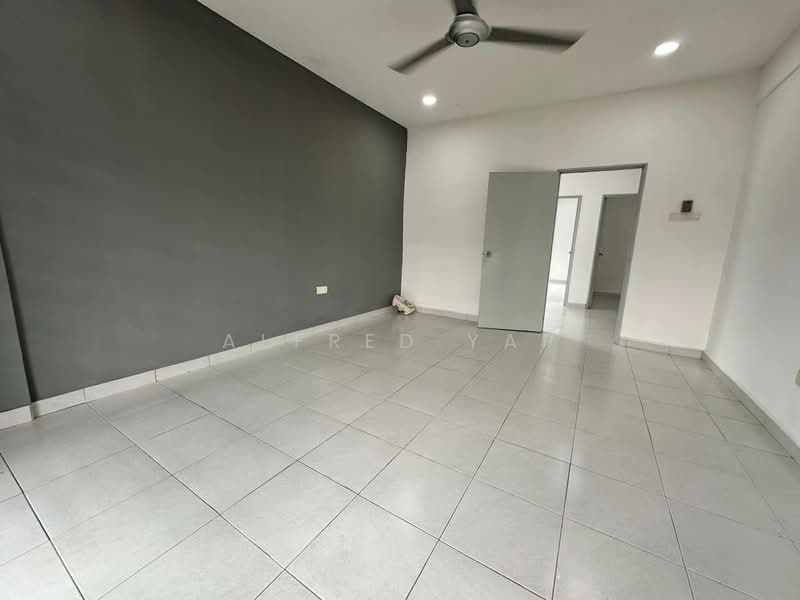 Rumah Teres 2-Tingkat untuk Disewa di Taman Scientex Senai (Senai) - Alfred Yap - Living Room - PropertyGuru.com.my
