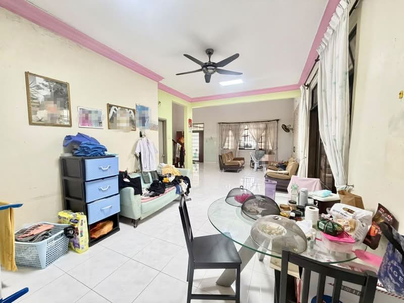 Rumah Teres 1.5-Tingkat untuk Dijual di Taman Pelangi Indah (Ulu Tiram) - Nico Chong - Living Room - PropertyGuru.com.my