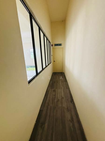 Factory for Sale in Bukit Jelutong (Shah Alam) - Fuad Ali - Corridor - PropertyGuru.com.my