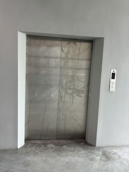 Factory for Sale in Bukit Jelutong (Shah Alam) - Fuad Ali - Corridor - PropertyGuru.com.my