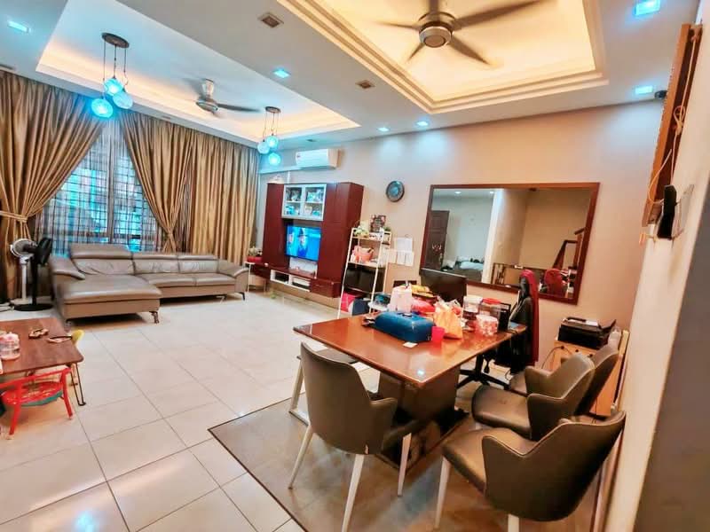 2-storey Terraced House for Sale in Alam Sari (Bangi) - Zul Hasif - Living Room - PropertyGuru.com.my