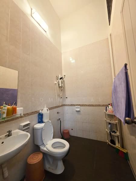 Rumah Teres 1 Tingkat untuk Dijual di Taman Seri Austin (Tebrau) - Tommy Tai - Bathroom - PropertyGuru.com.my