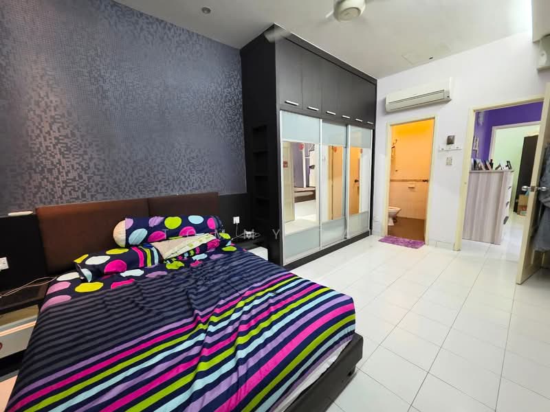 Rumah Teres 1 Tingkat untuk Dijual di Taman Seri Austin (Tebrau) - Tommy Tai - Bedroom - PropertyGuru.com.my