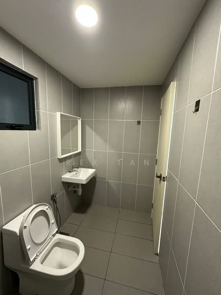 Servis Apartment untuk Disewa di Damai Residence - Rex Tan - Bathroom - PropertyGuru.com.my