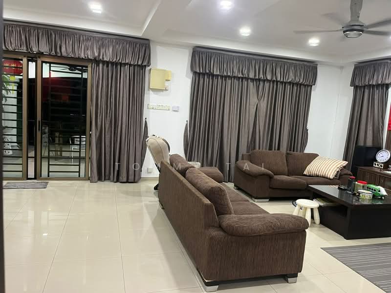 Rumah Berkembar untuk Dijual di Taman Johor (Tampoi) - Tommy Tai - Living Room - PropertyGuru.com.my