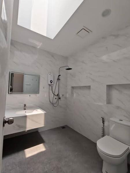 1-storey Terraced House for Rent in Kuchai Lama (Kuala Lumpur) - PeiGee . - Bathroom - PropertyGuru.com.my