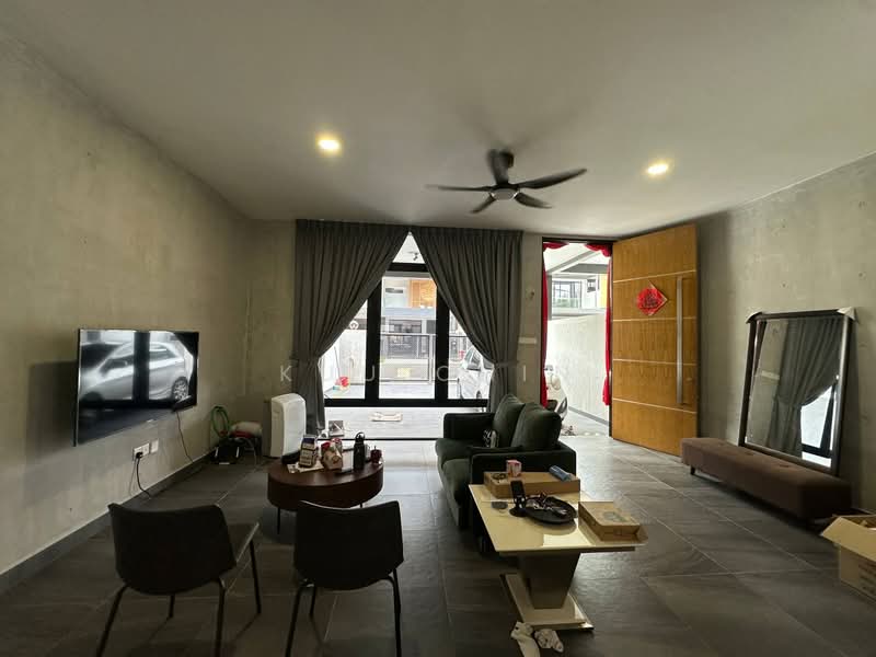 2.5-storey Terraced House for Sale in Bandar Putra (Kulai) - Kuu Chin - Living Room - PropertyGuru.com.my