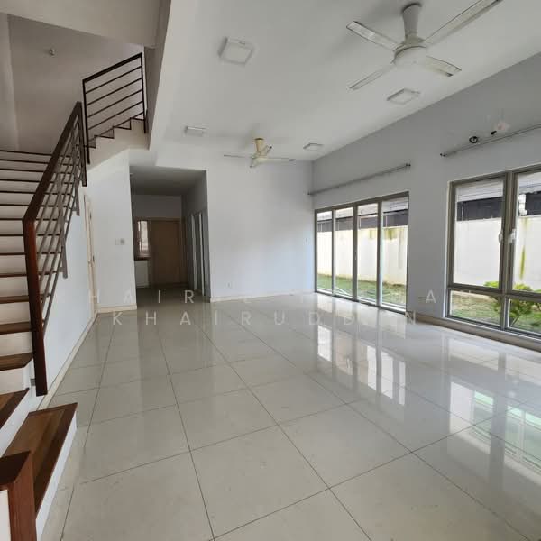 Cluster House for Rent in Sunway Alam Suria (Shah Alam) - Khairil Izzuan Khairuddin - Living Room - PropertyGuru.com.my