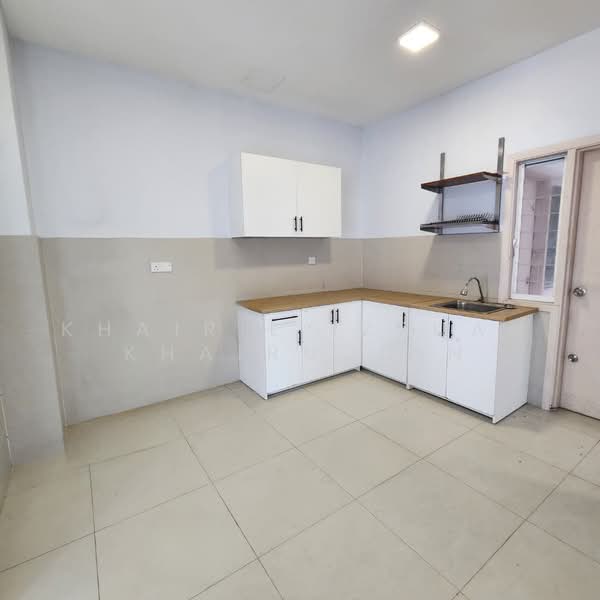 Cluster House for Rent in Sunway Alam Suria (Shah Alam) - Khairil Izzuan Khairuddin - Kitchen - PropertyGuru.com.my