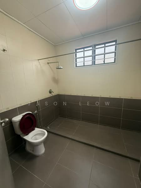 Rumah Teres untuk Dijual di Bandar Kinrara Seksyen 9 (Bandar Kinrara) - Jason Leow - Bathroom - PropertyGuru.com.my