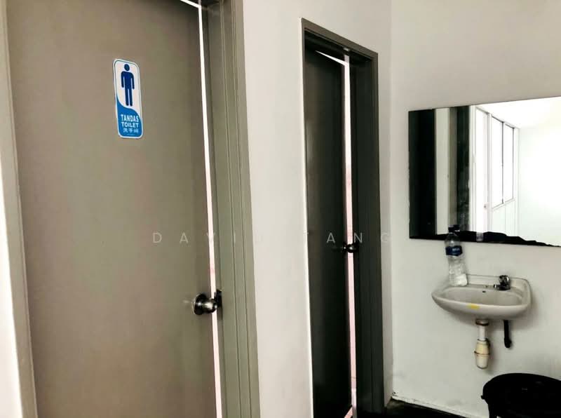 Office for Rent in Taman Mayang (Petaling Jaya) - David Tang - Bathroom - PropertyGuru.com.my