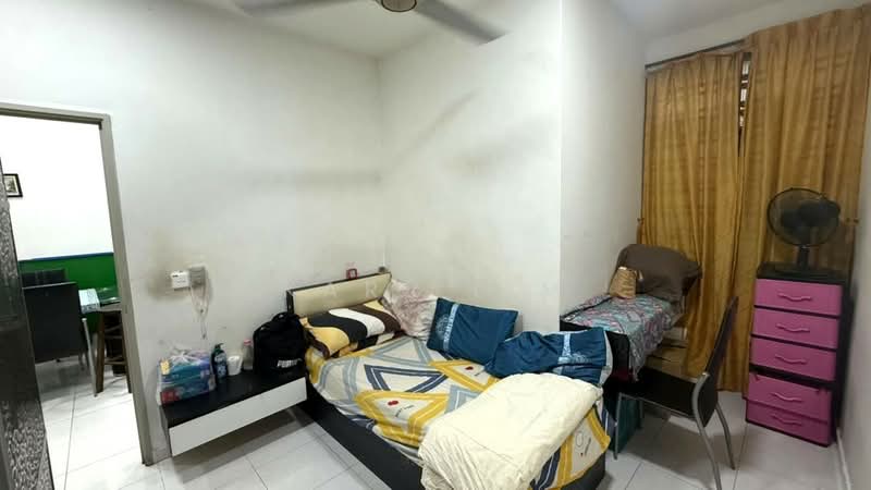 2.5-storey Terraced House for Sale in Taman Setia Indah (Tebrau) - Karl Lim - Bedroom - PropertyGuru.com.my