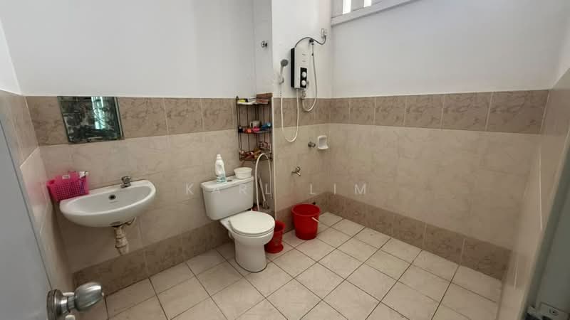 2.5-storey Terraced House for Sale in Taman Setia Indah (Tebrau) - Karl Lim - Bathroom - PropertyGuru.com.my