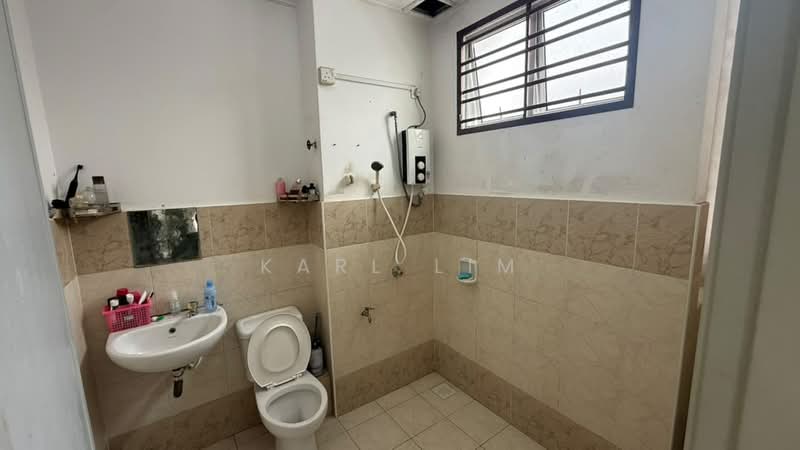 2.5-storey Terraced House for Sale in Taman Setia Indah (Tebrau) - Karl Lim - Bathroom - PropertyGuru.com.my