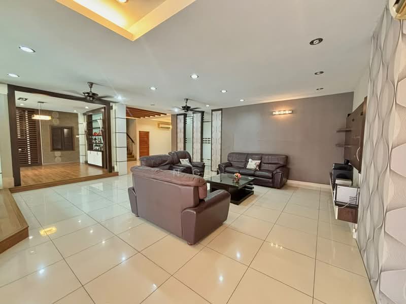 Rumah Teres 2 Tingkat untuk Dijual di Taman Puteri Indah (Batu Pahat) - NGO - Living Room - PropertyGuru.com.my