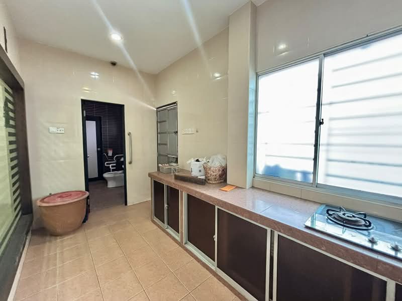 Rumah Teres 2 Tingkat untuk Dijual di Taman Puteri Indah (Batu Pahat) - NGO - Kitchen - PropertyGuru.com.my