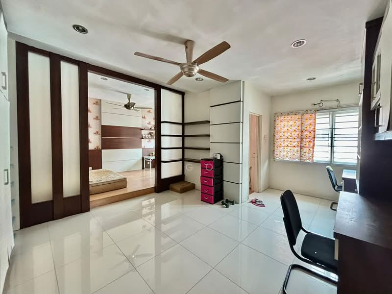 Rumah Teres 2 Tingkat untuk Dijual di Taman Puteri Indah (Batu Pahat) - NGO - Bedroom - PropertyGuru.com.my