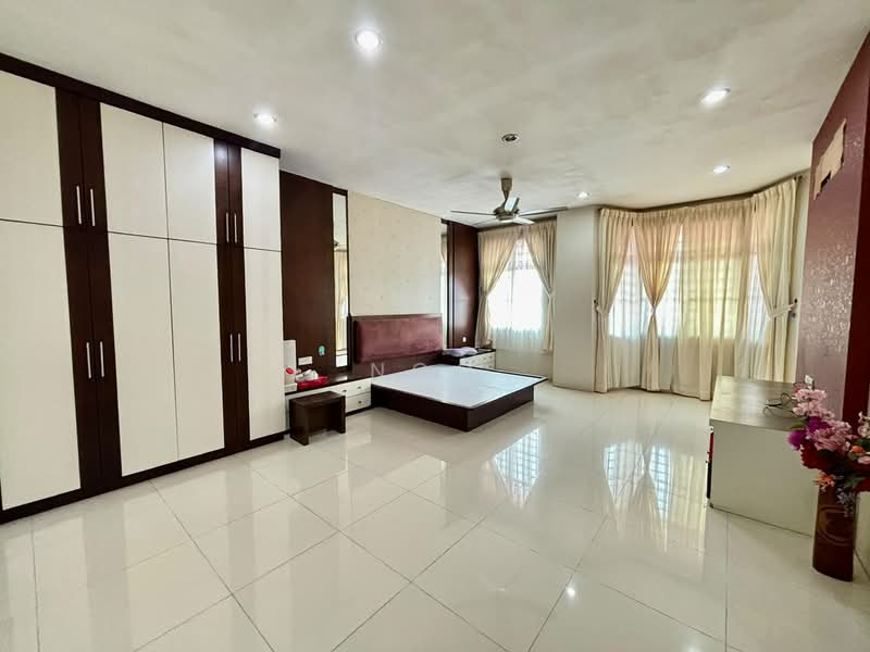 Rumah Teres 2 Tingkat untuk Dijual di Taman Puteri Indah (Batu Pahat) - NGO - Bedroom - PropertyGuru.com.my