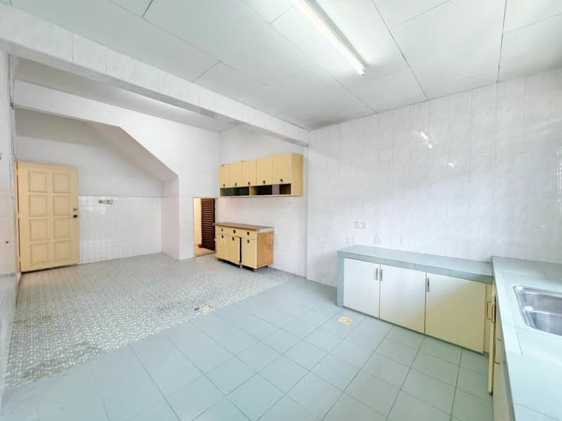 Rumah Teres 2-Tingkat untuk Dijual di Taman Pelangi (Johor Bahru) - Lauren Chai - Kitchen - PropertyGuru.com.my