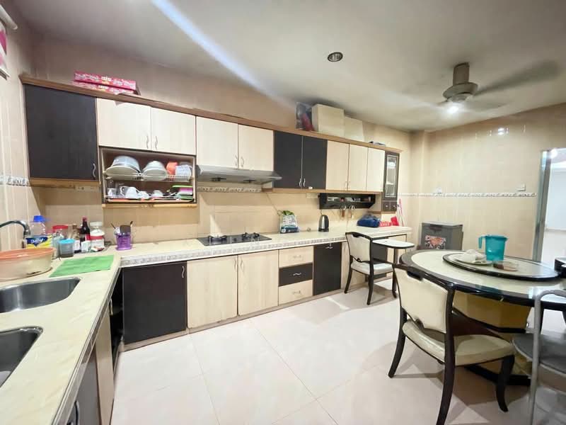 Rumah Teres 2 Tingkat untuk Dijual di Taman Wangsa Permai (Kepong) - Kiing TW - Kitchen - PropertyGuru.com.my
