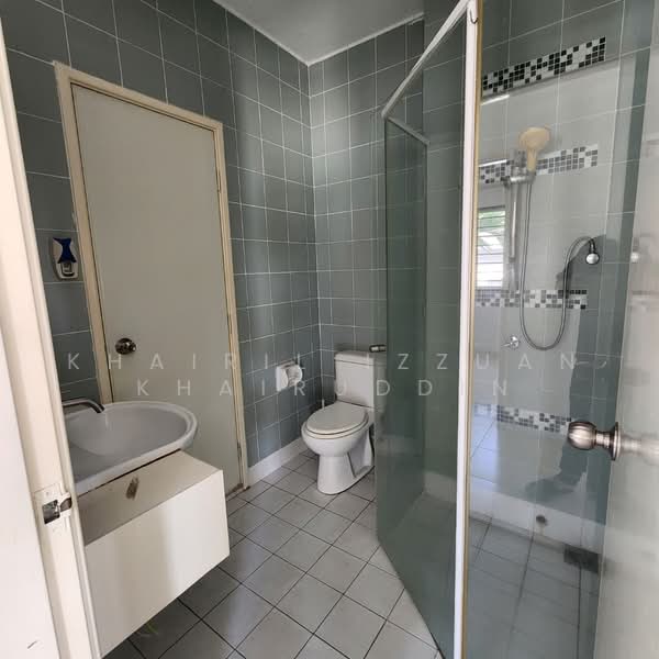 Cluster House for Rent in Sunway Alam Suria (Shah Alam) - Khairil Izzuan Khairuddin - Bathroom - PropertyGuru.com.my