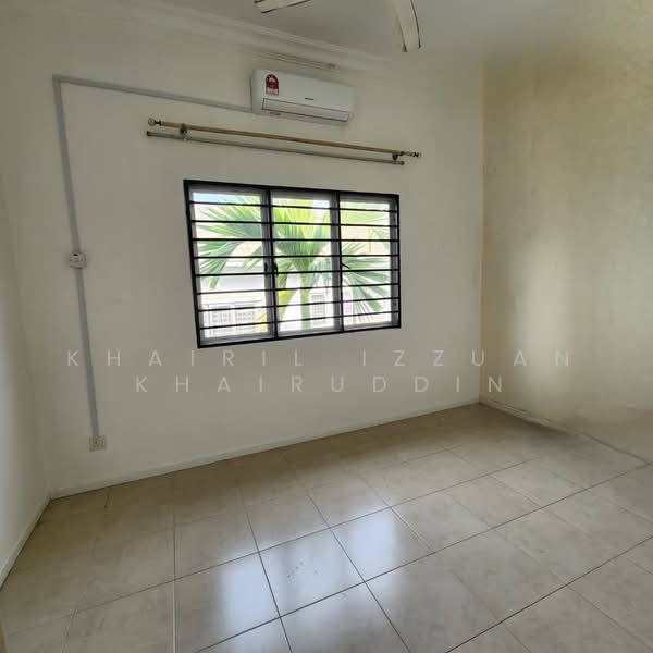 Cluster House for Rent in Sunway Alam Suria (Shah Alam) - Khairil Izzuan Khairuddin - Bedroom 2 - PropertyGuru.com.my