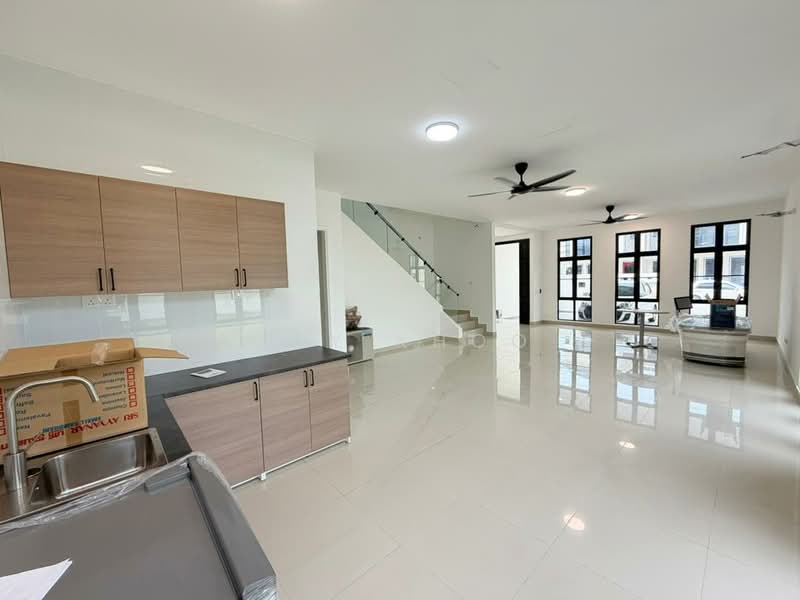 Cluster House for Sale in Setia Tropika (Johor Bahru) - May Khoo - Kitchen - PropertyGuru.com.my