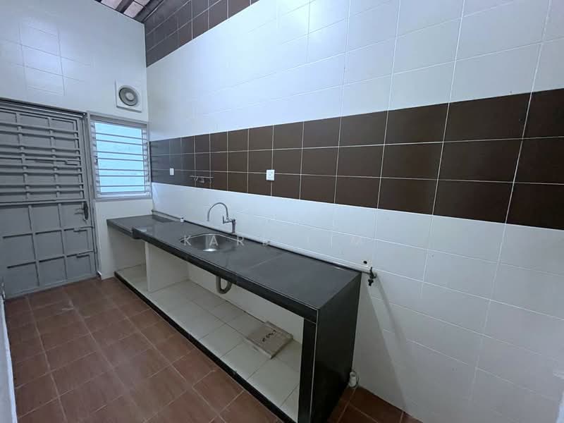 Cluster House for Sale in Bukit Indah (Iskandar Puteri (Nusajaya)) - Karl Lim - Kitchen - PropertyGuru.com.my