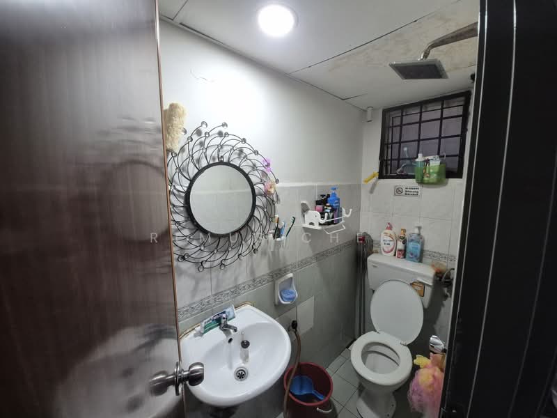 Apartment for Sale at Selayang Centre Point Apartment - Remus Chen - Bathroom - PropertyGuru.com.my