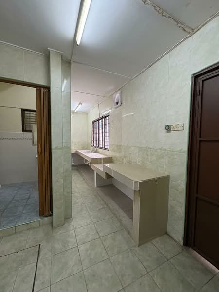 Rumah Teres untuk Disewa di Ampang Jaya (Ampang) - Loh KC - Kitchen - PropertyGuru.com.my