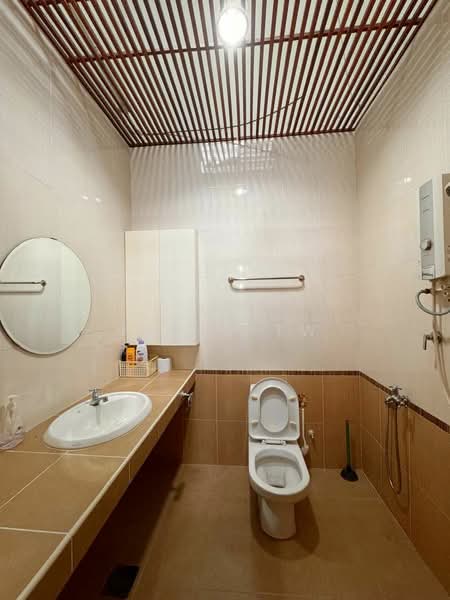 Rumah Teres 2 Tingkat untuk Dijual di Taman Wangsa Permai (Kepong) - Kiing TW - Bathroom - PropertyGuru.com.my