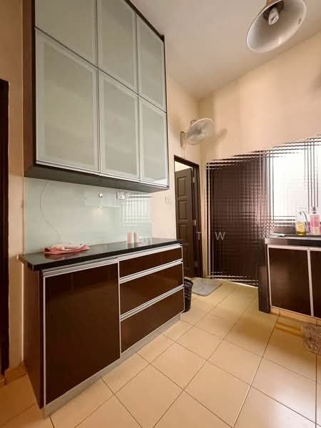 Rumah Teres 2 Tingkat untuk Dijual di Taman Wangsa Permai (Kepong) - Kiing TW - Kitchen - PropertyGuru.com.my
