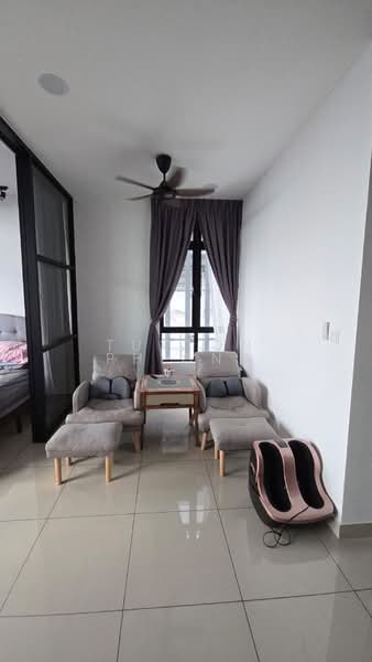 Servis Apartment untuk Dijual di Twin Tower Residence - Tuxton Phiong - Living Room - PropertyGuru.com.my