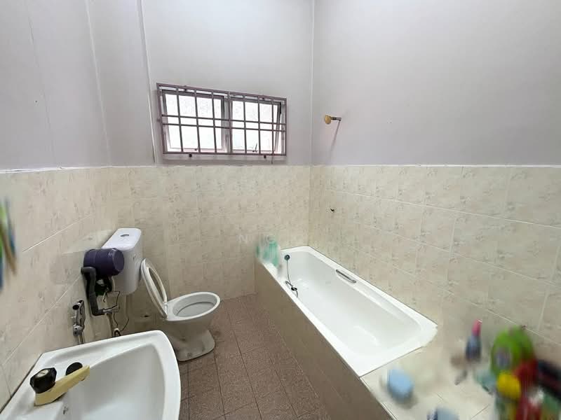 2-storey Terraced House for Sale in Taman Sri Wangsa (Batu Pahat) - NGO - Bathroom - PropertyGuru.com.my