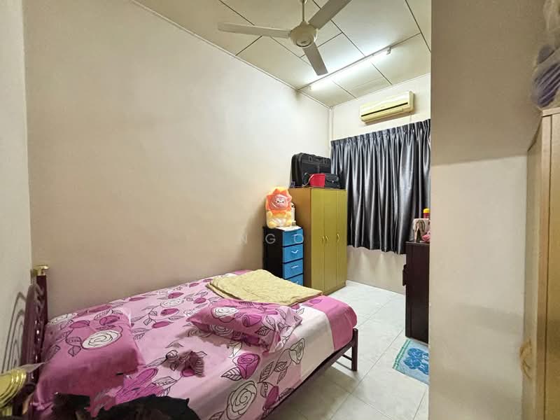 2-storey Terraced House for Sale in Taman Sri Wangsa (Batu Pahat) - NGO - Bedroom - PropertyGuru.com.my