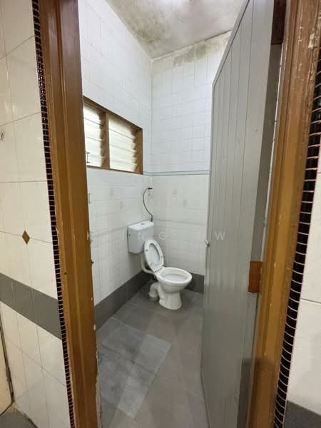 Rumah Teres 2 Tingkat untuk Dijual di Taman Wangsa Permai (Kepong) - Kiing TW - Bathroom - PropertyGuru.com.my