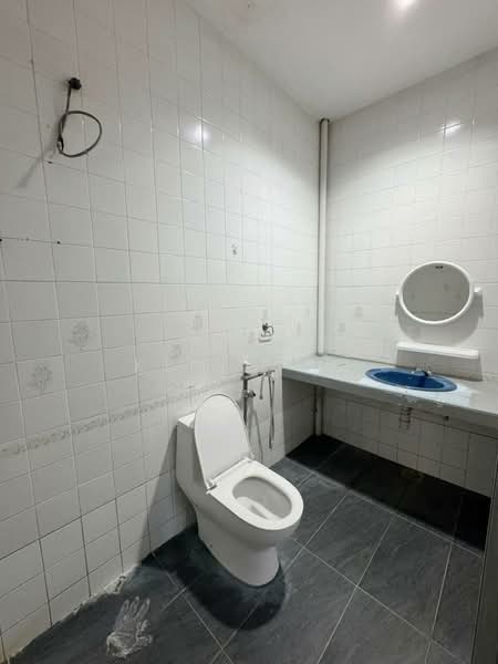 Rumah Teres 2 Tingkat untuk Dijual di Taman Wangsa Permai (Kepong) - Kiing TW - Bathroom - PropertyGuru.com.my