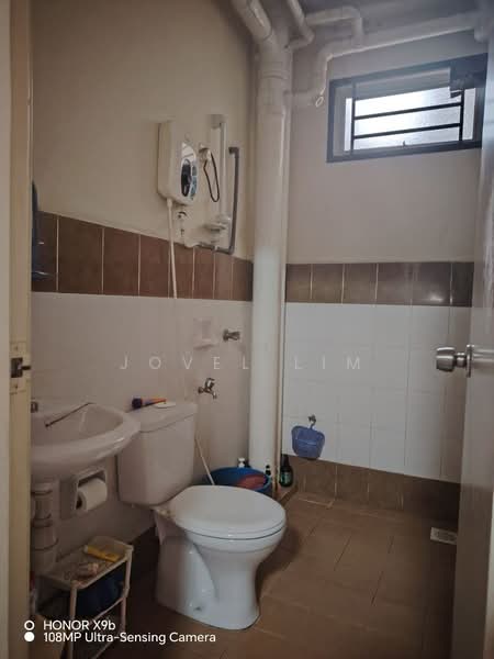 Pangsapuri untuk Dijual di Kipark Apartment - Jovel Lim - Bathroom - PropertyGuru.com.my