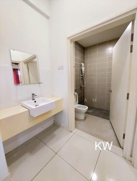 Rumah Teres 2 Tingkat untuk Disewa di Bandar Tropicana Aman (Telok Panglima Garang) - SK Thiam - Bathroom - PropertyGuru.com.my