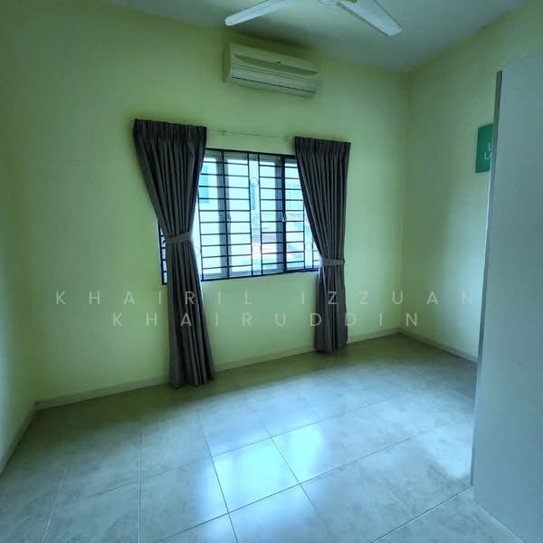 Cluster House for Rent in Sunway Alam Suria (Shah Alam) - Khairil Izzuan Khairuddin - Bedroom 2 - PropertyGuru.com.my