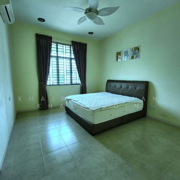 Cluster House for Rent in Sunway Alam Suria (Shah Alam) - Khairil Izzuan Khairuddin - Master Bedroom - PropertyGuru.com.my
