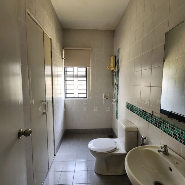 Cluster House for Rent in Sunway Alam Suria (Shah Alam) - Khairil Izzuan Khairuddin - Bathroom - PropertyGuru.com.my