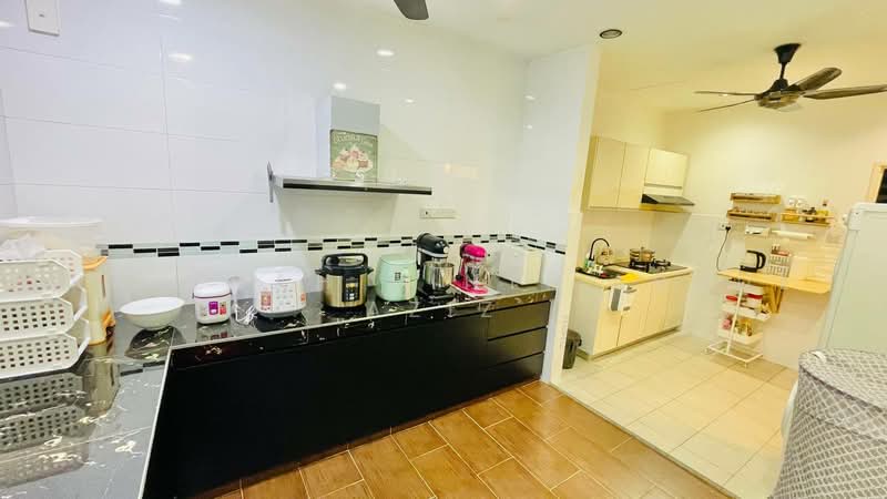 Terraced House for Sale in D'alpinia (Puchong) - Rafedah Binti Abdul Aziz - Kitchen - PropertyGuru.com.my