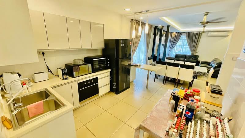 Terraced House for Sale in D'alpinia (Puchong) - Rafedah Binti Abdul Aziz - Kitchen - PropertyGuru.com.my