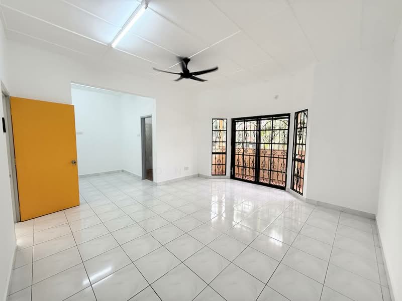 Terraced House for Sale in Taman Desa Tebrau (Tebrau) - Tuxton Phiong - Living Room - PropertyGuru.com.my