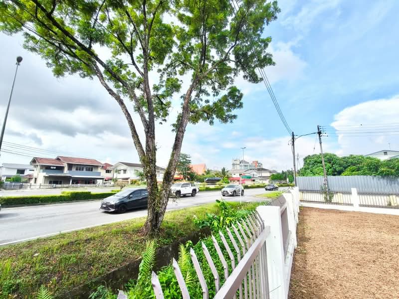 Semi-Detached House for Rent in Kuching (Sarawak) - Erica Bong - Exterior - PropertyGuru.com.my