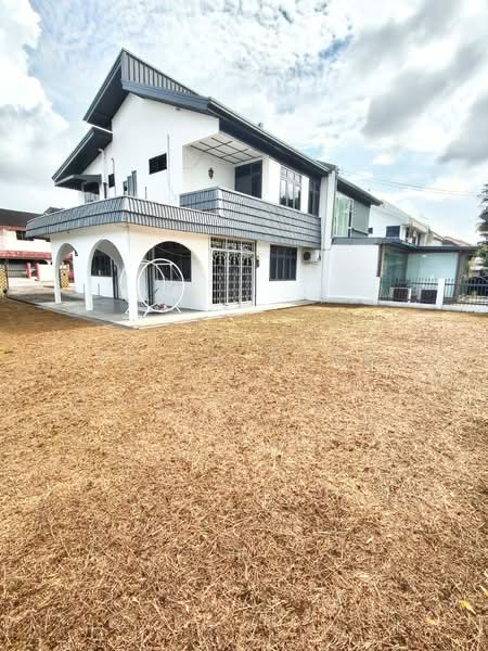 Semi-Detached House for Rent in Kuching (Sarawak) - Erica Bong - Exterior - PropertyGuru.com.my